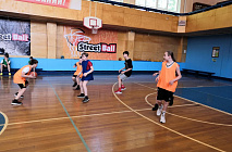 6 ���� � ��� �� "�� "��������" ��� �������� ������ �� ���������� "����� ������ ����������" ����� ������ ������ 2010-2011�.�. � ������ ������������������ ���������